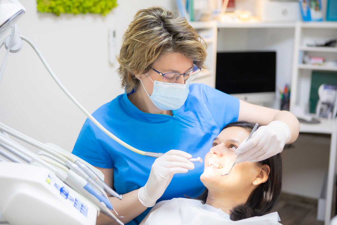 Dr. Breiter Mónika | Fogszakorvos